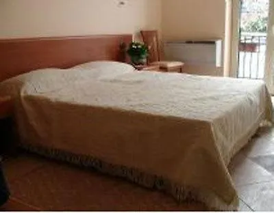 ** Bed & Breakfast Gr B&B Alì Terme Italia