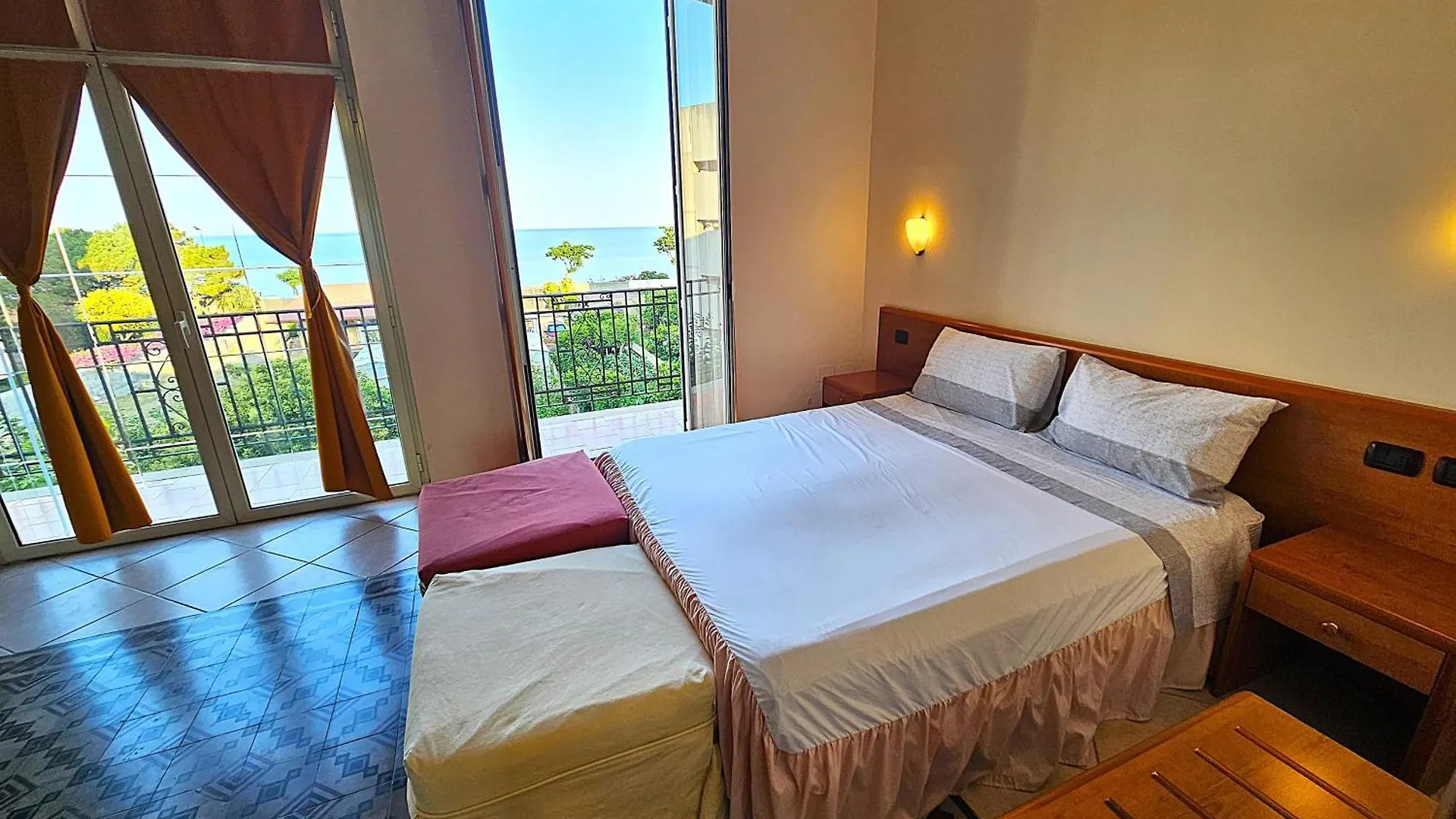 Gr B&B Ali Terme Ιταλία